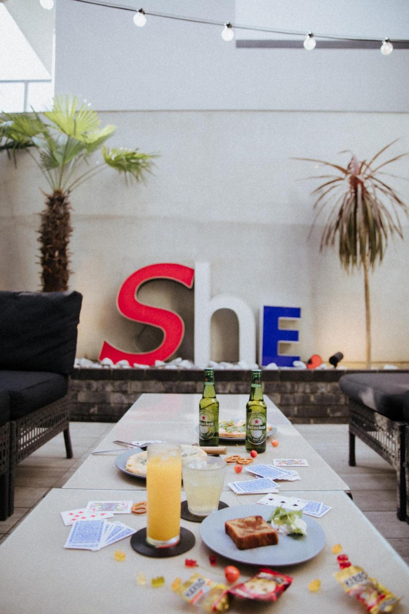 Hotel She, Osaka Luaran gambar