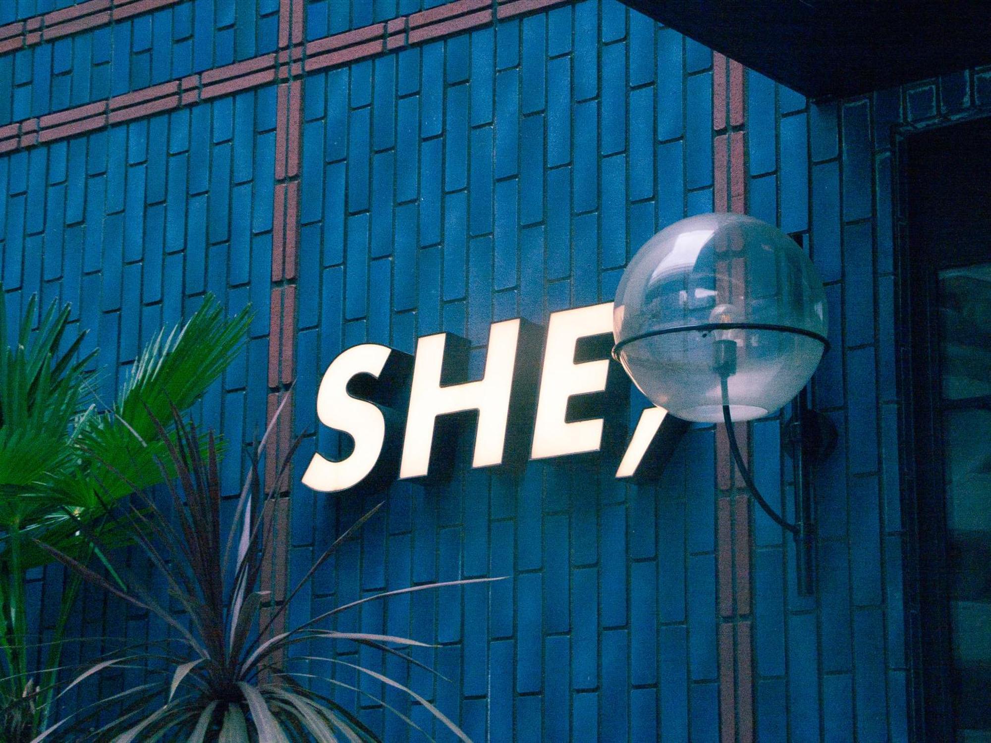 Hotel She, Osaka Luaran gambar