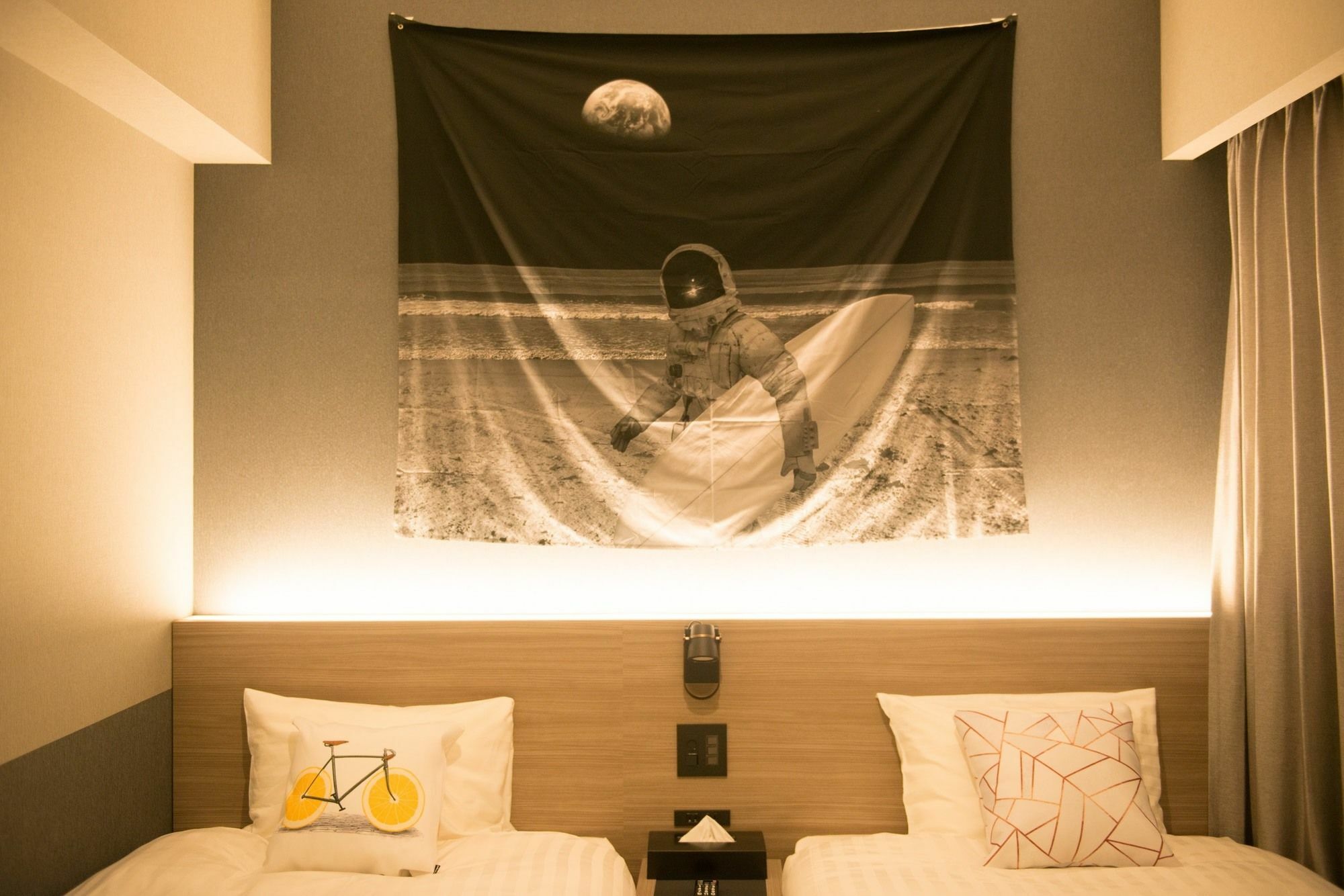 Hotel She, Osaka Luaran gambar